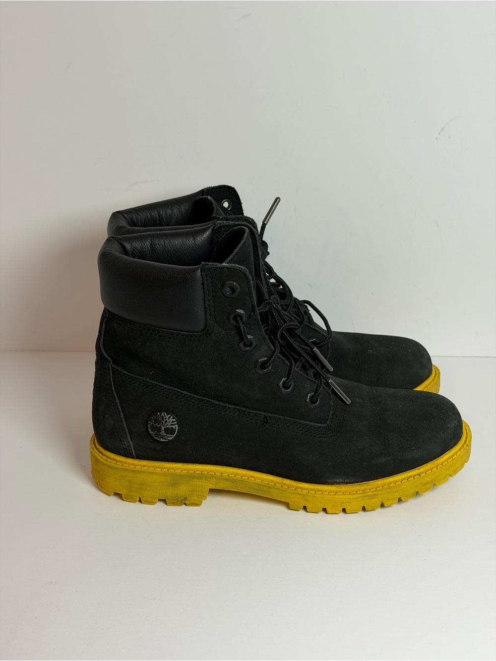 Black Timberland Heritage 6-Inch Waterproof Boots Women’s Size 38